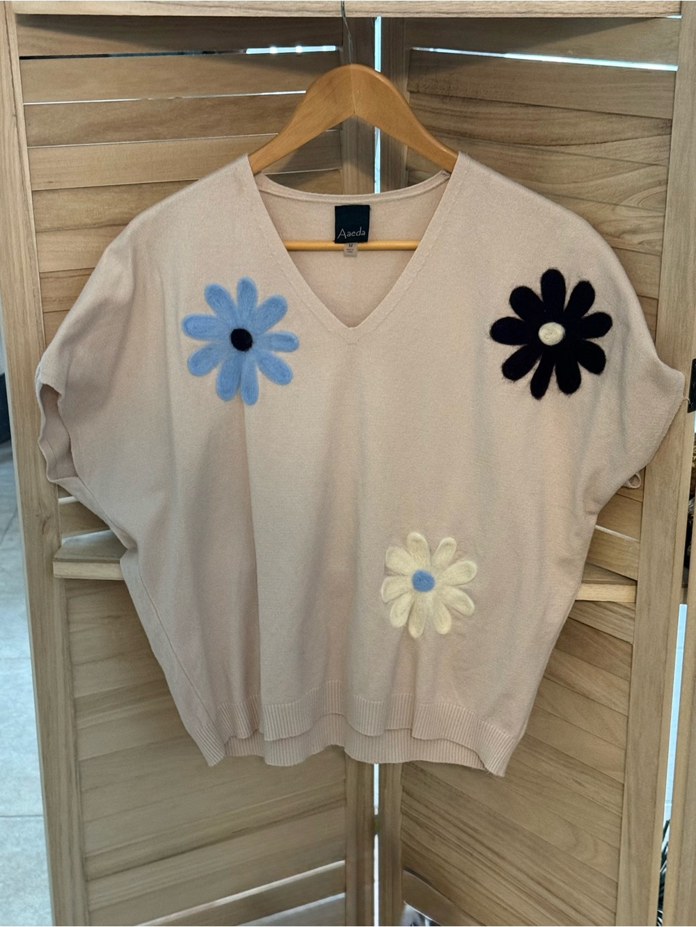 Aaeda Cream V-Neck Sweater Top with 3D Floral Appliqués M